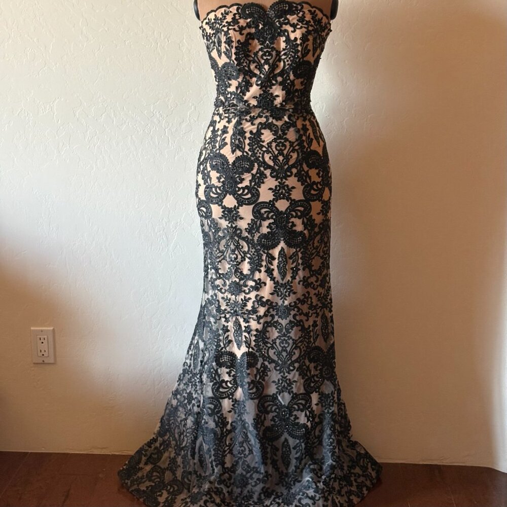 Jovani Scallop Strapless Dress. Size 6. Black and Nude.